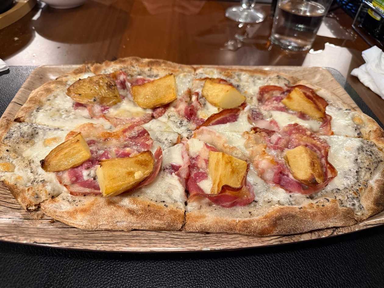 Pinsa Tartufo & Pancetta