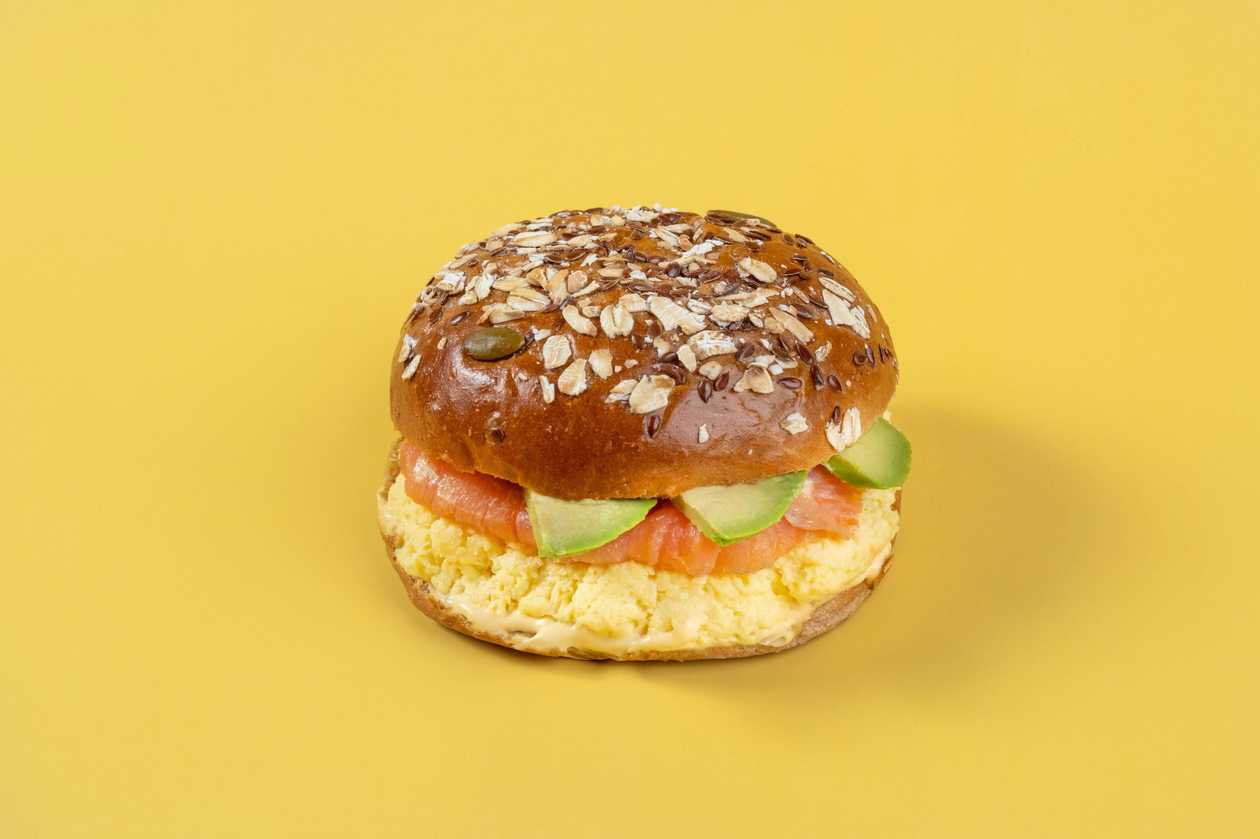 Scramburger with Salmon - 511 Kcal
