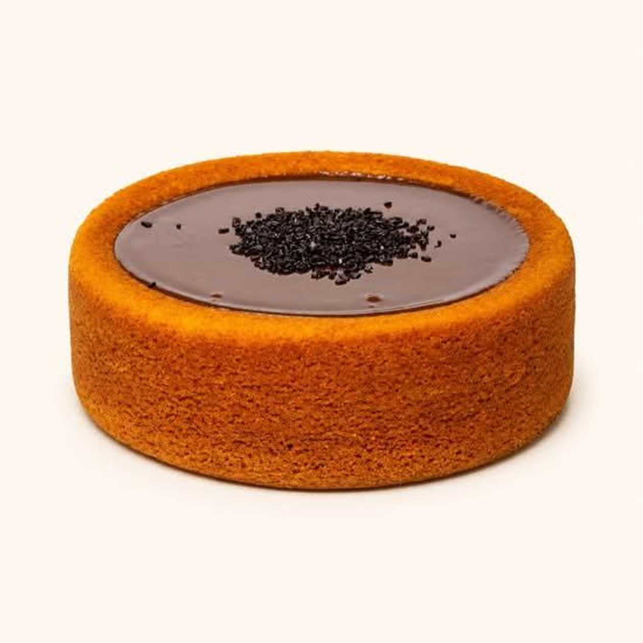Whole Carrot Cake with Chocolate