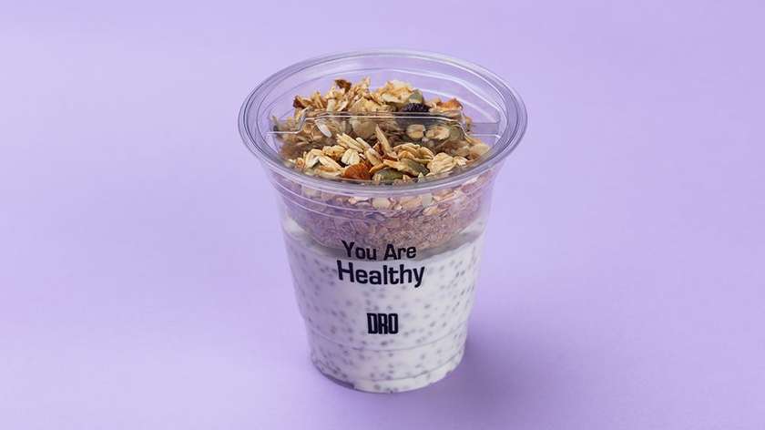 Chia pudding with granola - 370 Kcal