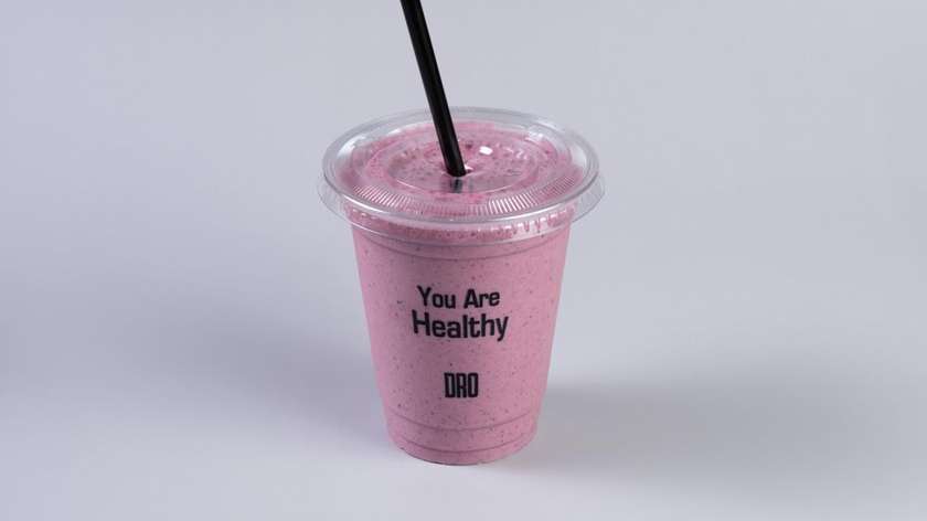 Berry Blitz  🍸- 🔥 Calories: ~200–250 kcal