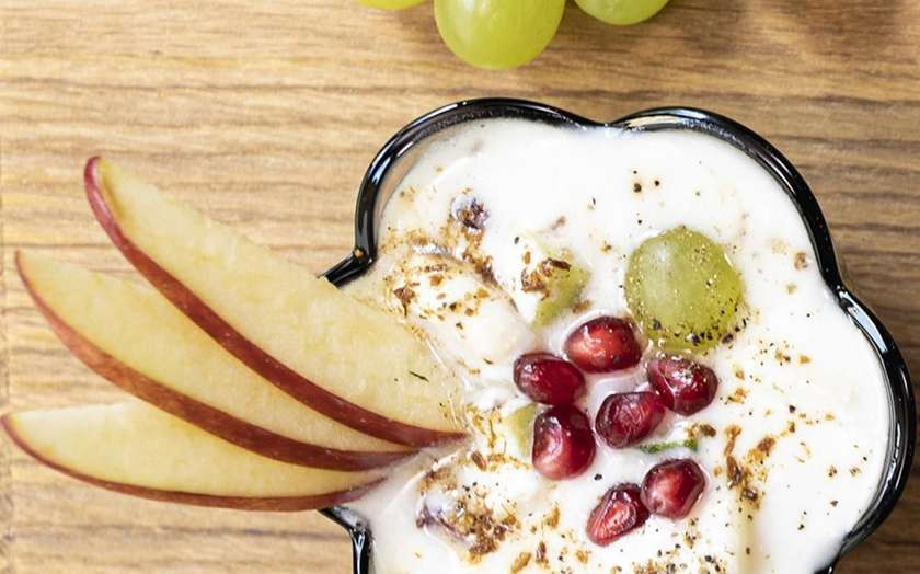 Raita cu fructe