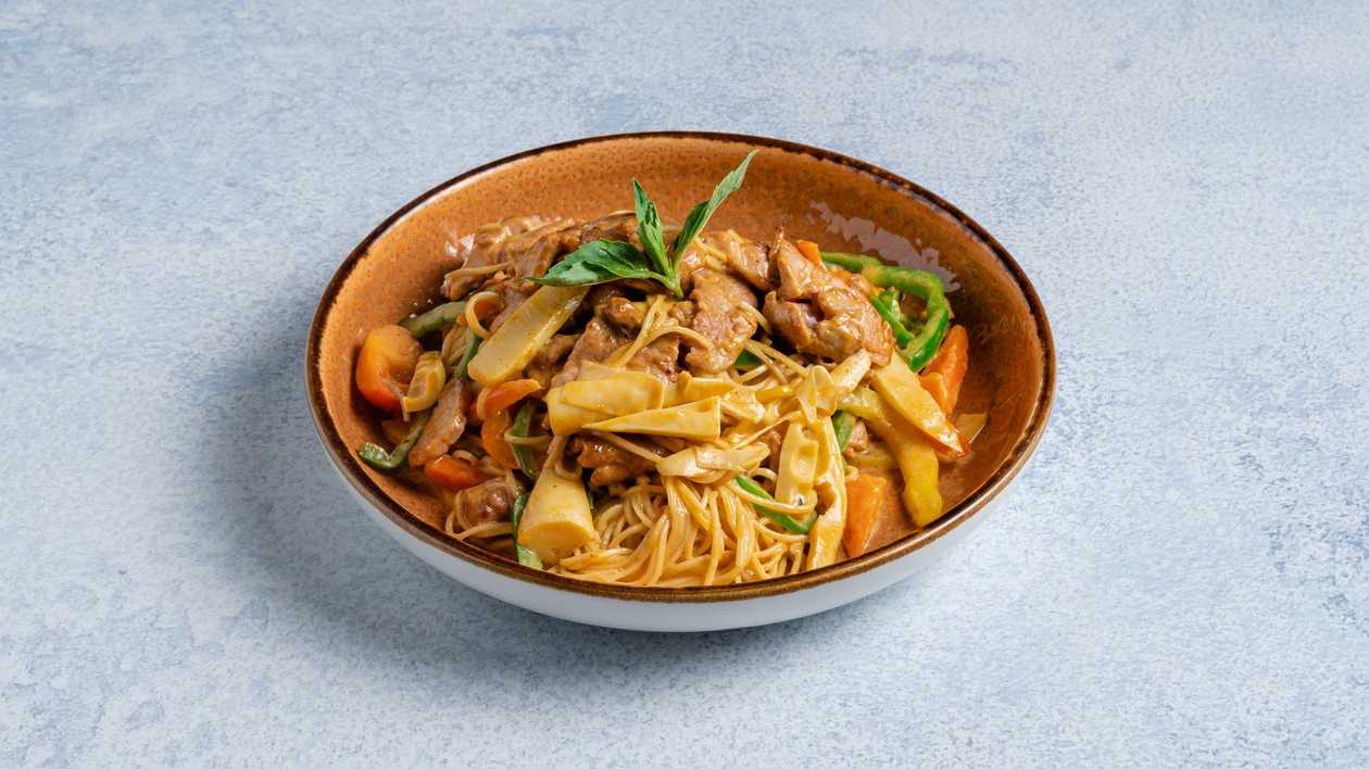 Red Curry Noodles With Pork