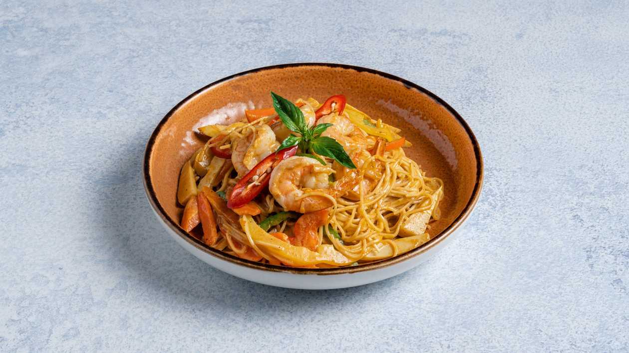 Red Curry Noodles With Shrimps