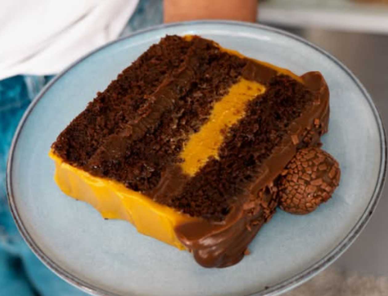 Chocolate, Brigadeiro, and Passion Fruit Bobalé (Slice)
