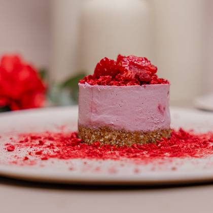 Cheesecake Zmeura Raw Vegan