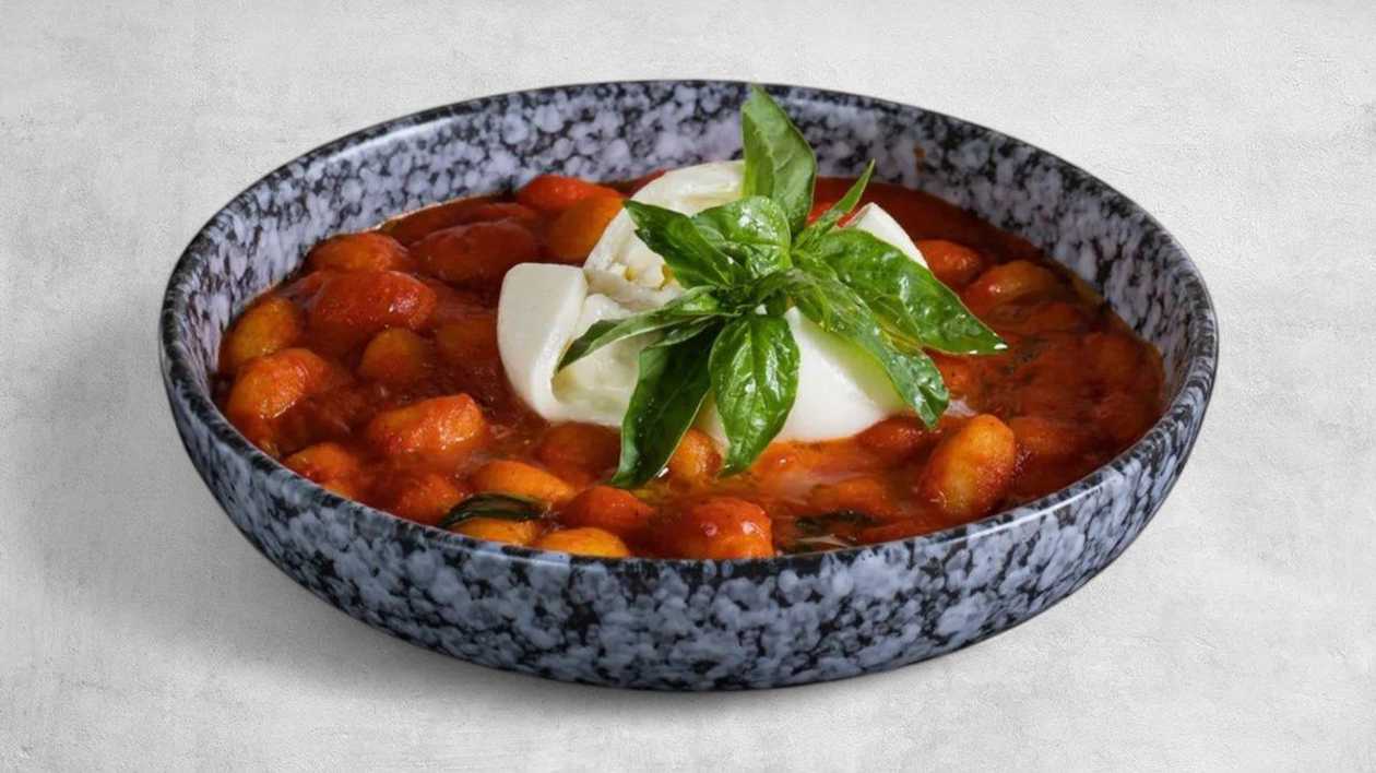 Tomato and Burrata Pasta