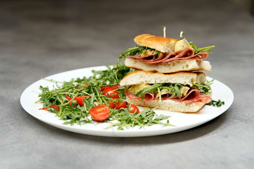 Focaccia Salami e Carciofi 350gr