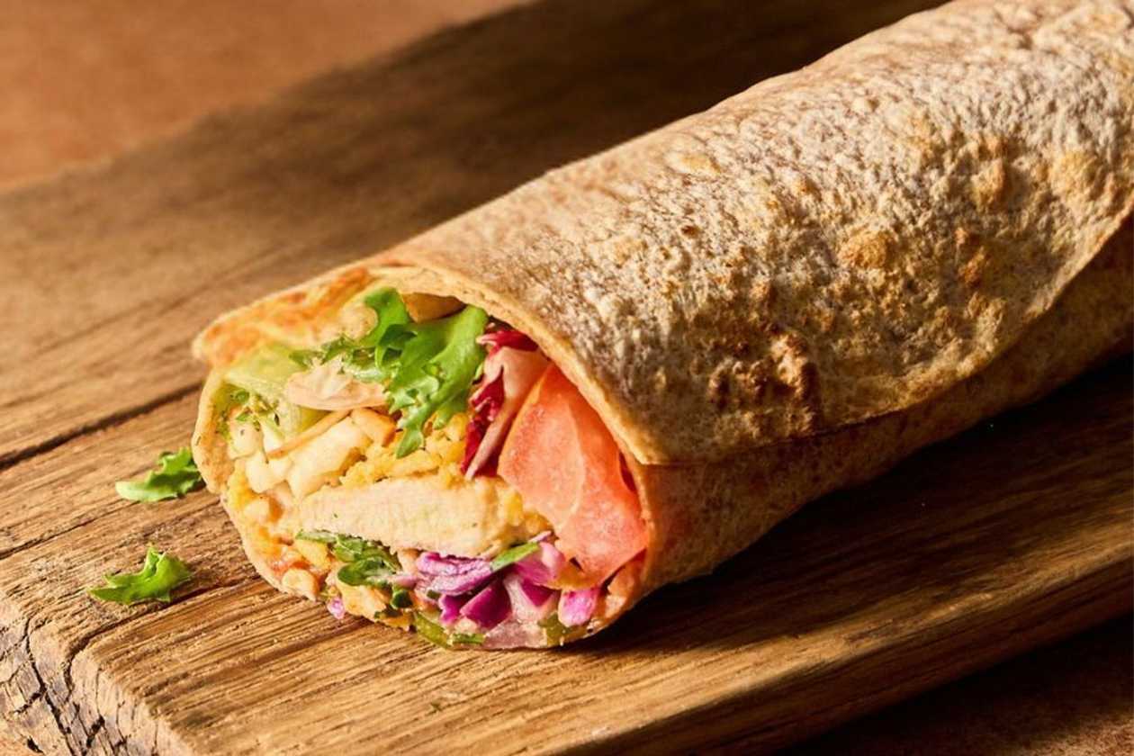 Tortilla proteinowa - kurczak sielski + chutney bekonowy