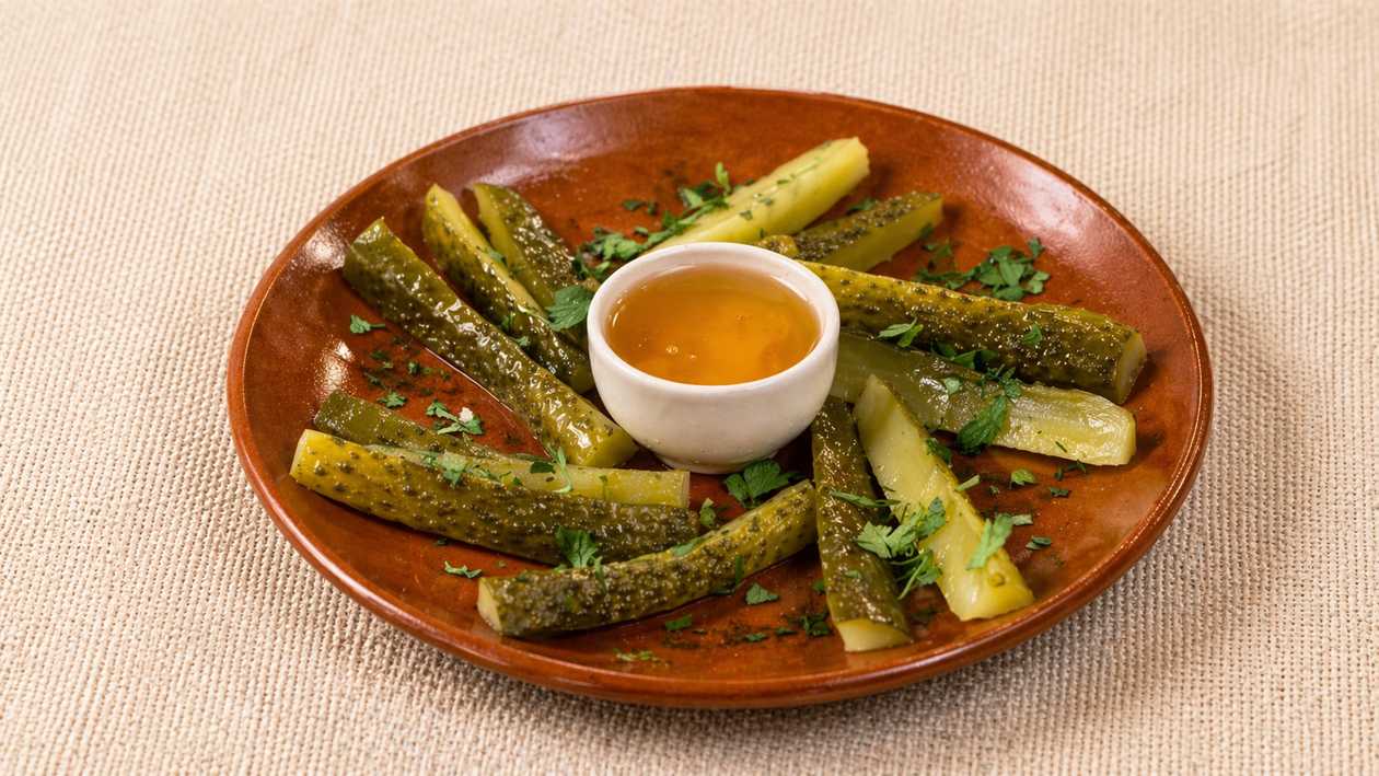 PICKLED CUCUMBERS WITH HONEY