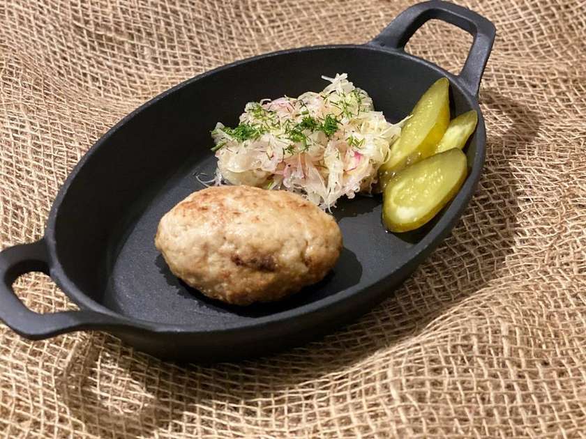 CHICKEN CUTLET WITH FRIED POTATOES