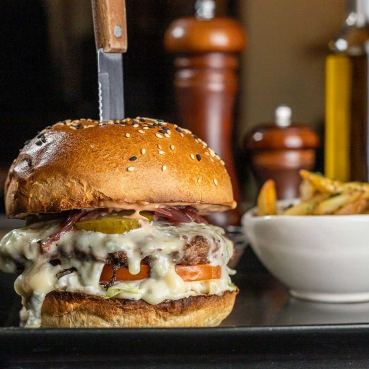 Burger Piacere Italiano (Standard Mozzarela și Brânză Topită)