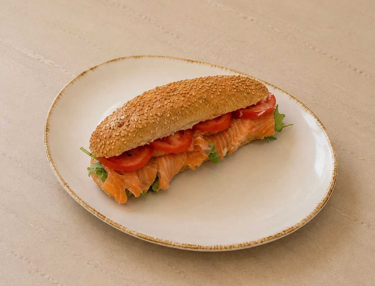 Bagel s Lososem a Rajčátky
