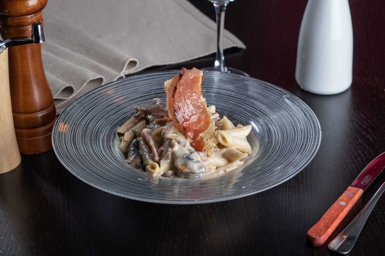 Penne Speck, Panna e Funghi