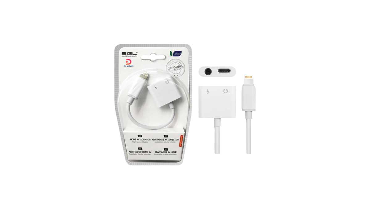 #451CA#SGL®T57 2-in-1 iOS Adapter – Lightning to 3.5mm jack and charging port – White