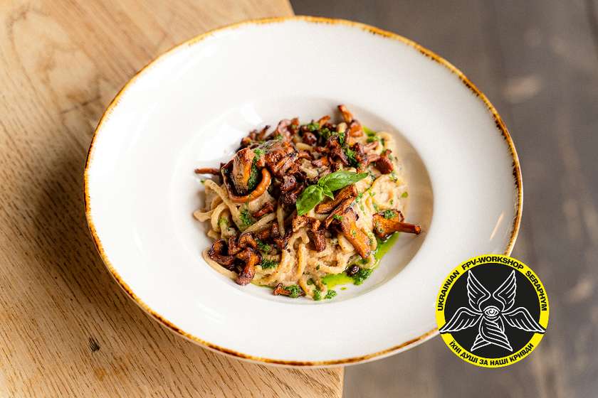 Spaghetti with chanterelles in walnut sauce