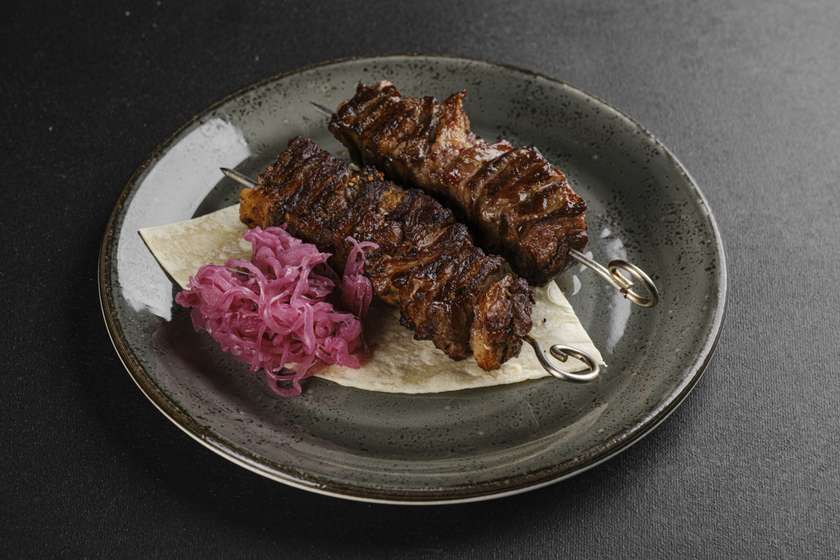 Puff pastry kebab with marbled beef