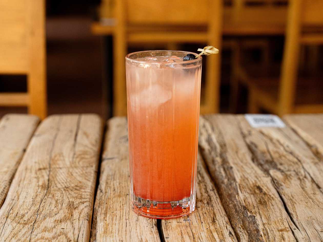 Rhubarb-Strawberry Lemonade