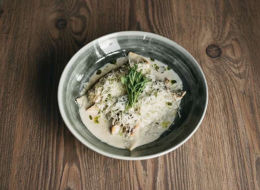 Cannelloni with turkey and mushroom sauce