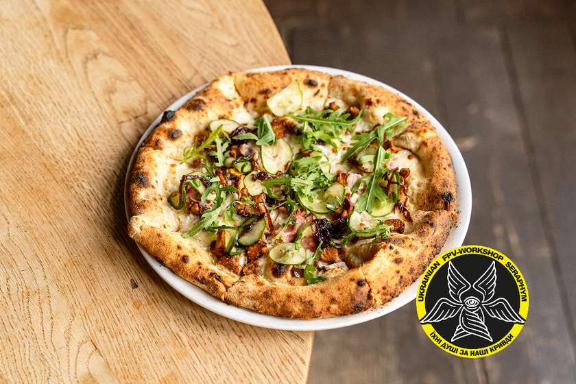 Chanterelle and bacon pizza