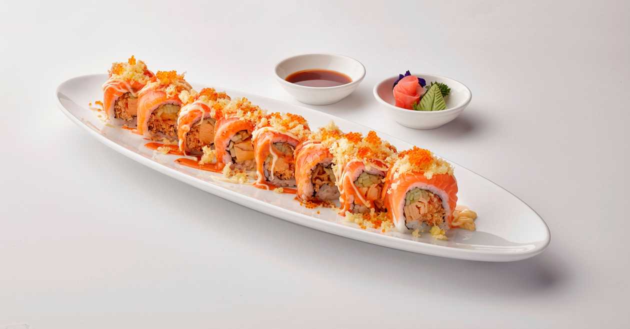Tsunami Crispy Salmon Roll