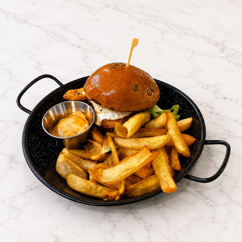MENIU BURGER CRISPY FETA CU CARTOFI PRAJITI