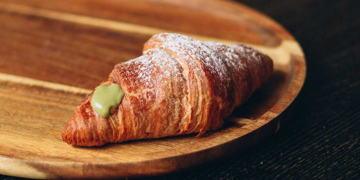 Croissant z nadzieniem pistacjowym