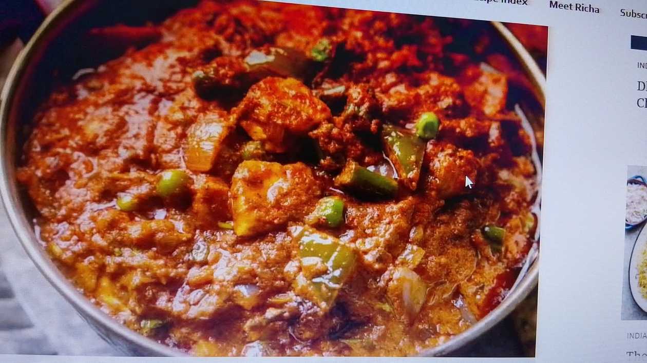 Vegetable Kolhapuri + 1 Free Butter Naan