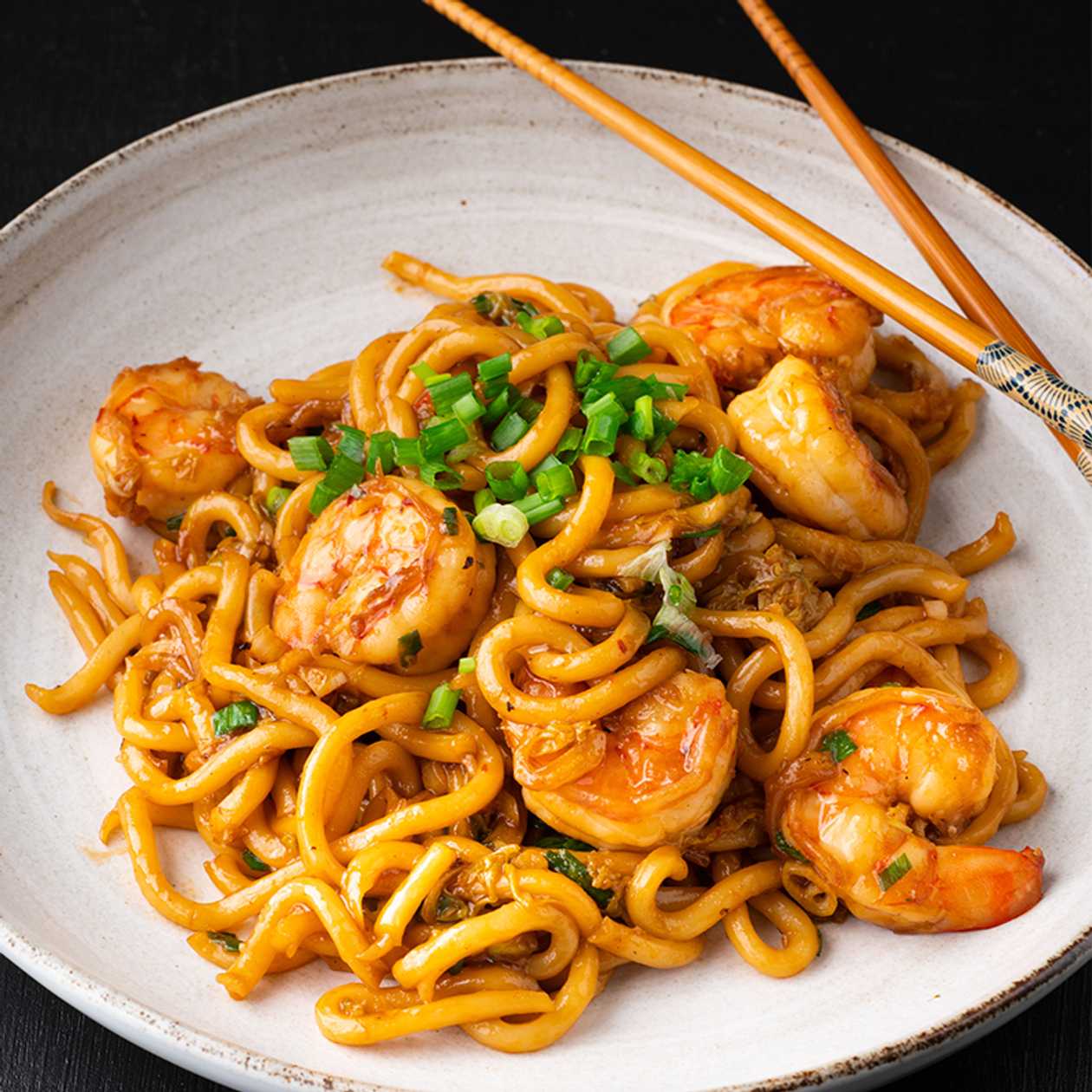 Opekané udon rezance krevety