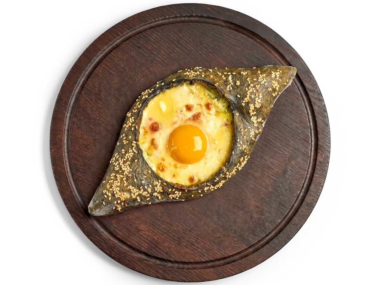 Adjarian Khachapuri with 4 Cheeses (300g)