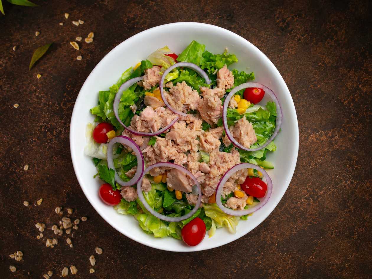Ton balığı salatı
