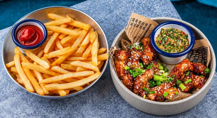 SMALL HONEY PORK & FRIES WITH KETCHUP