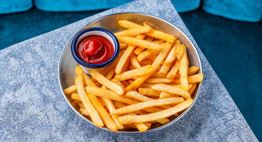 FRENCH FRIES WITH KETCHUP (V)