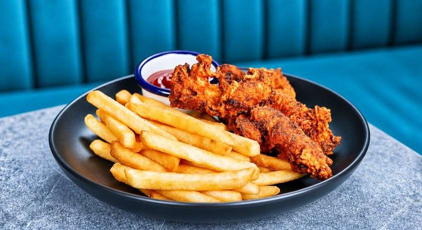 CRISPY CHICKEN WITH FRIES
