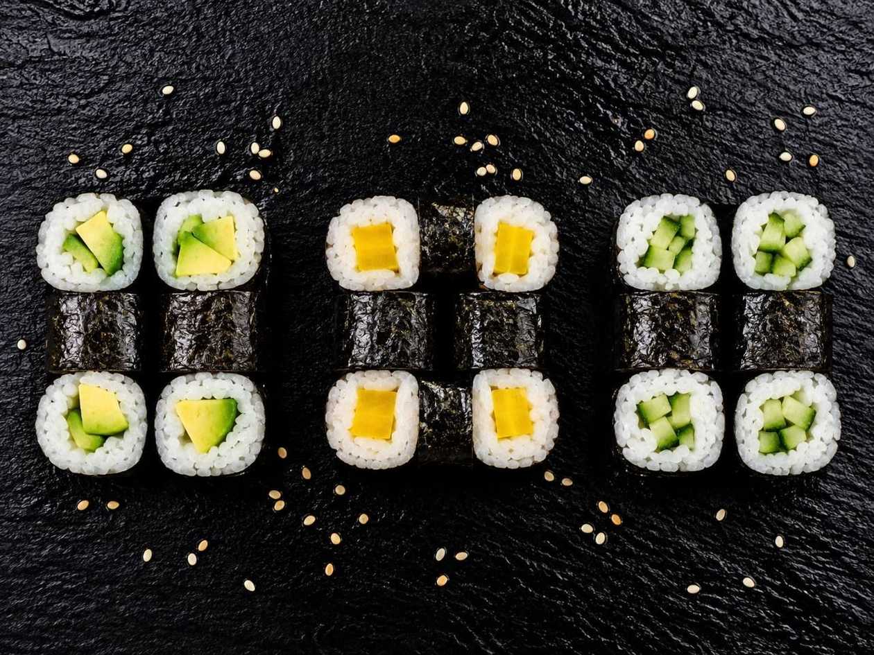 N2. Sushi set 18 pcs