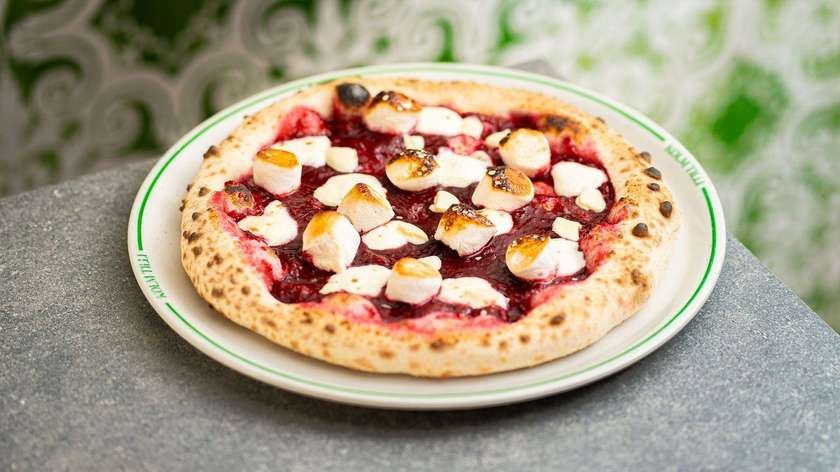 RASPBERRY-MARSHMALLOW PIZZA