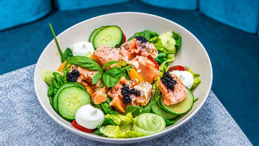 SALAD: TROUT WITH CASHEWS AND BASIL