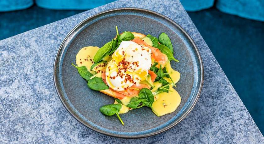 EGGS BENEDICT WITH SALTED TROUT