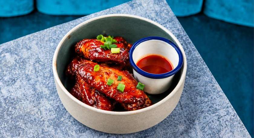 KOREAN BBQ WINGS (8PCS)