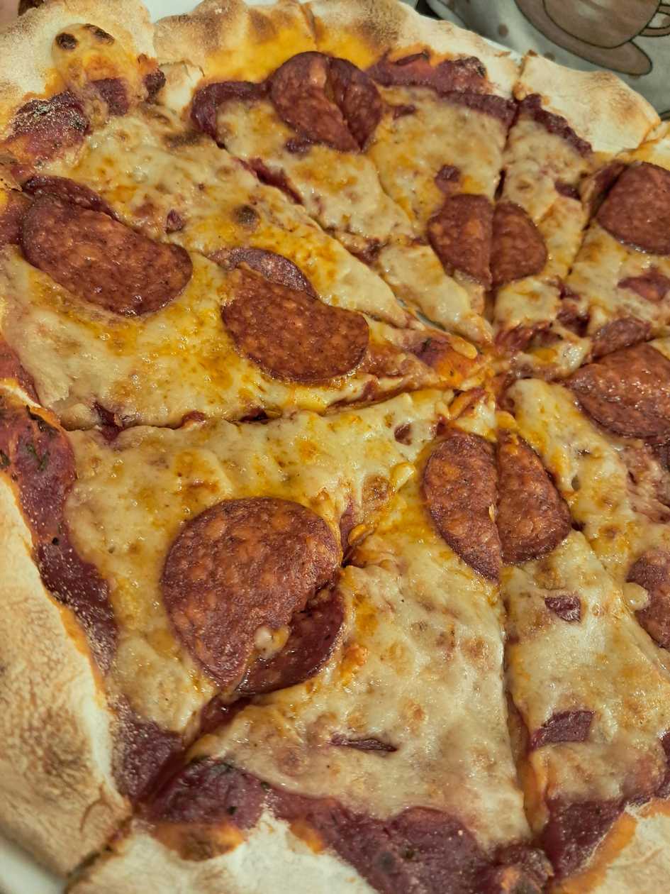 Pizza VegSalami-Pepperoni