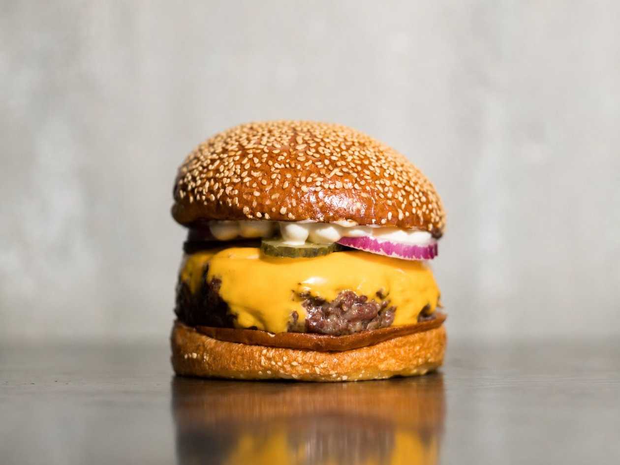 Classic Cheeseburger