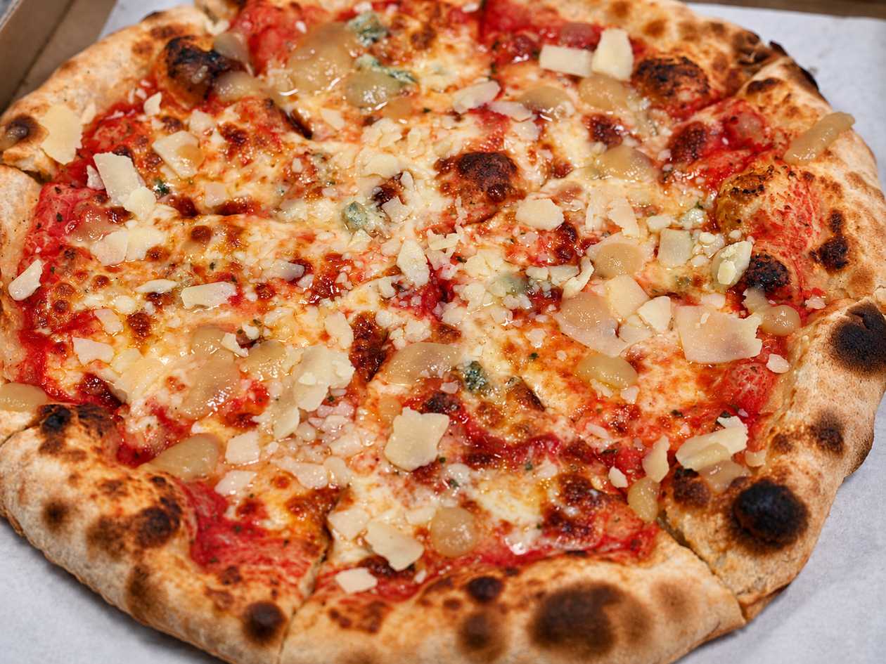 Quattro formaggi rossa