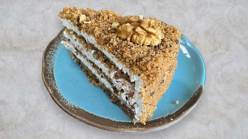 Walnut cake