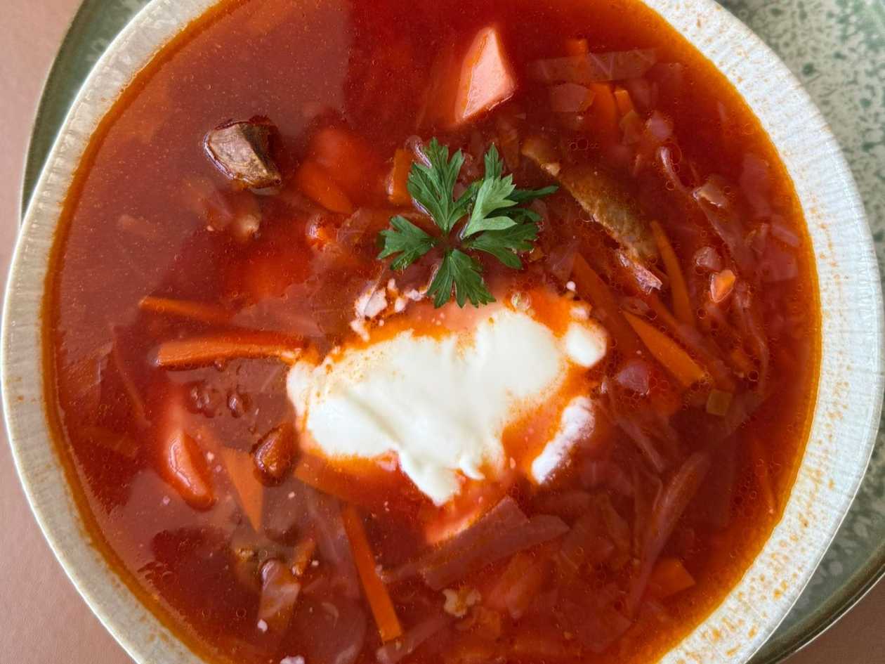 Sopa Especial De Beterraba Com Carne