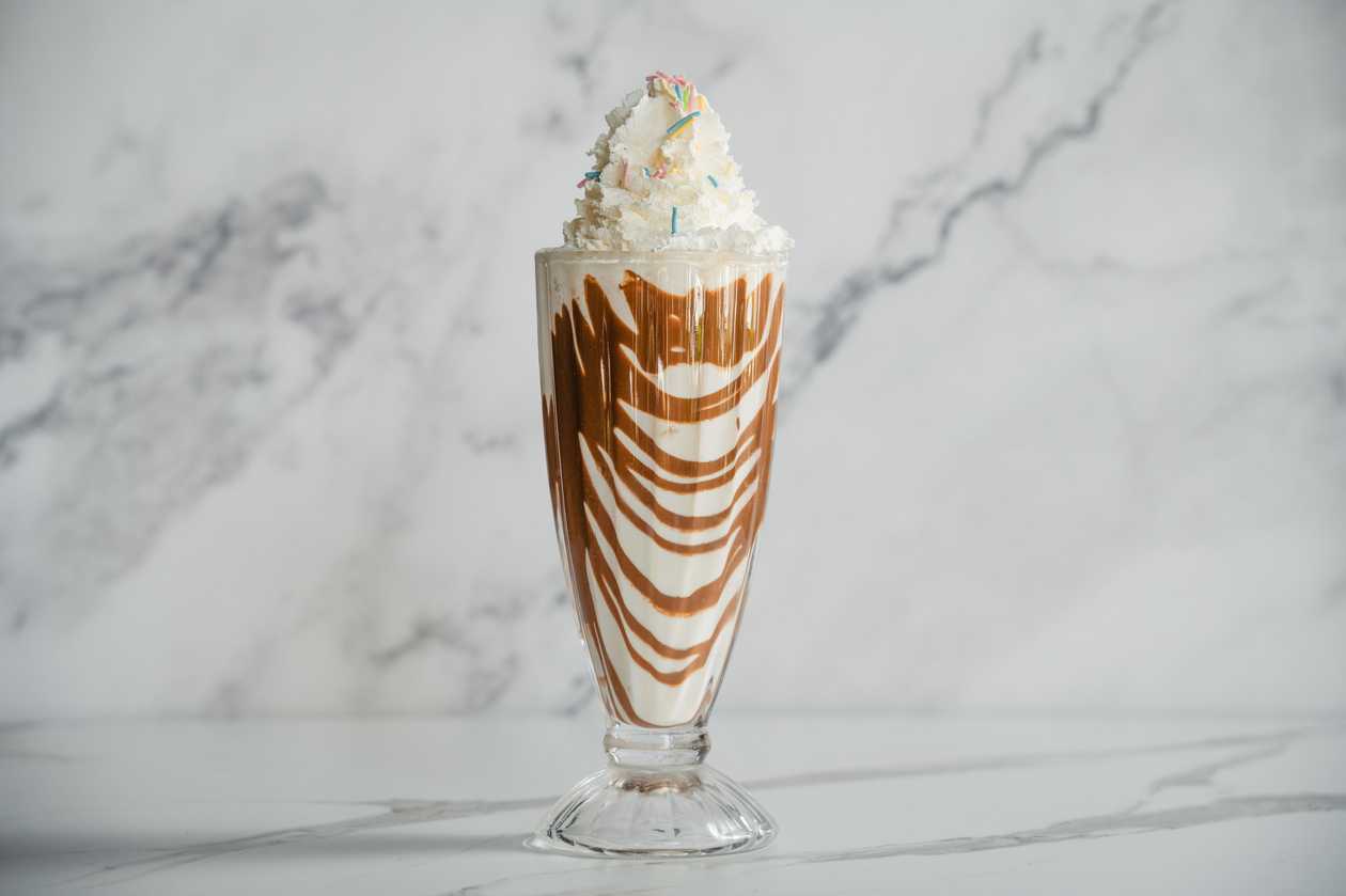 CARAMEL MILKSHAKE