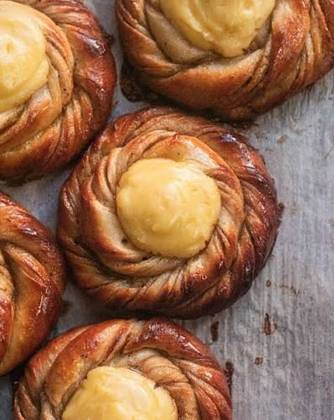 CARDAMOM Vanilla Buns