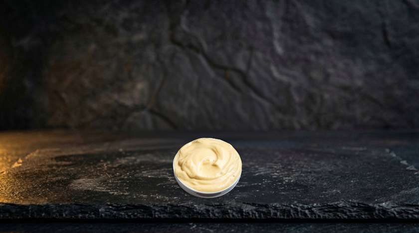 Vegan garlic mayonnaise