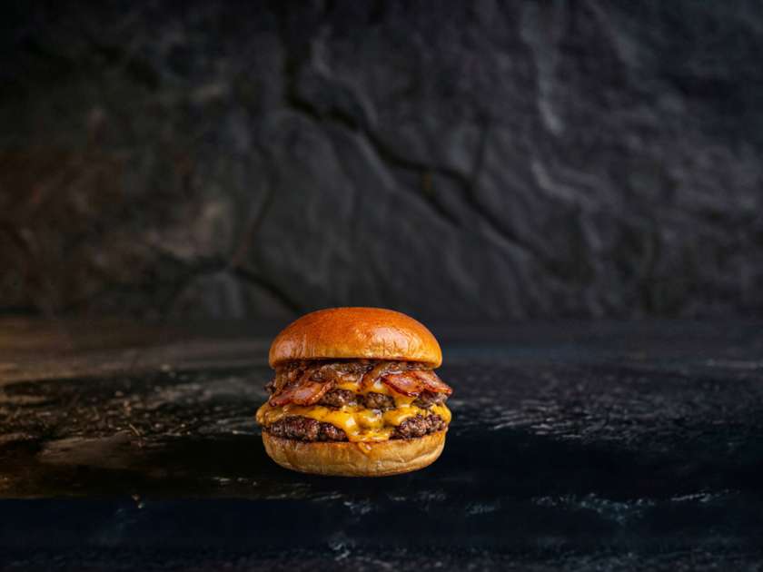 Kahekordne BBQ Smash peekoniga