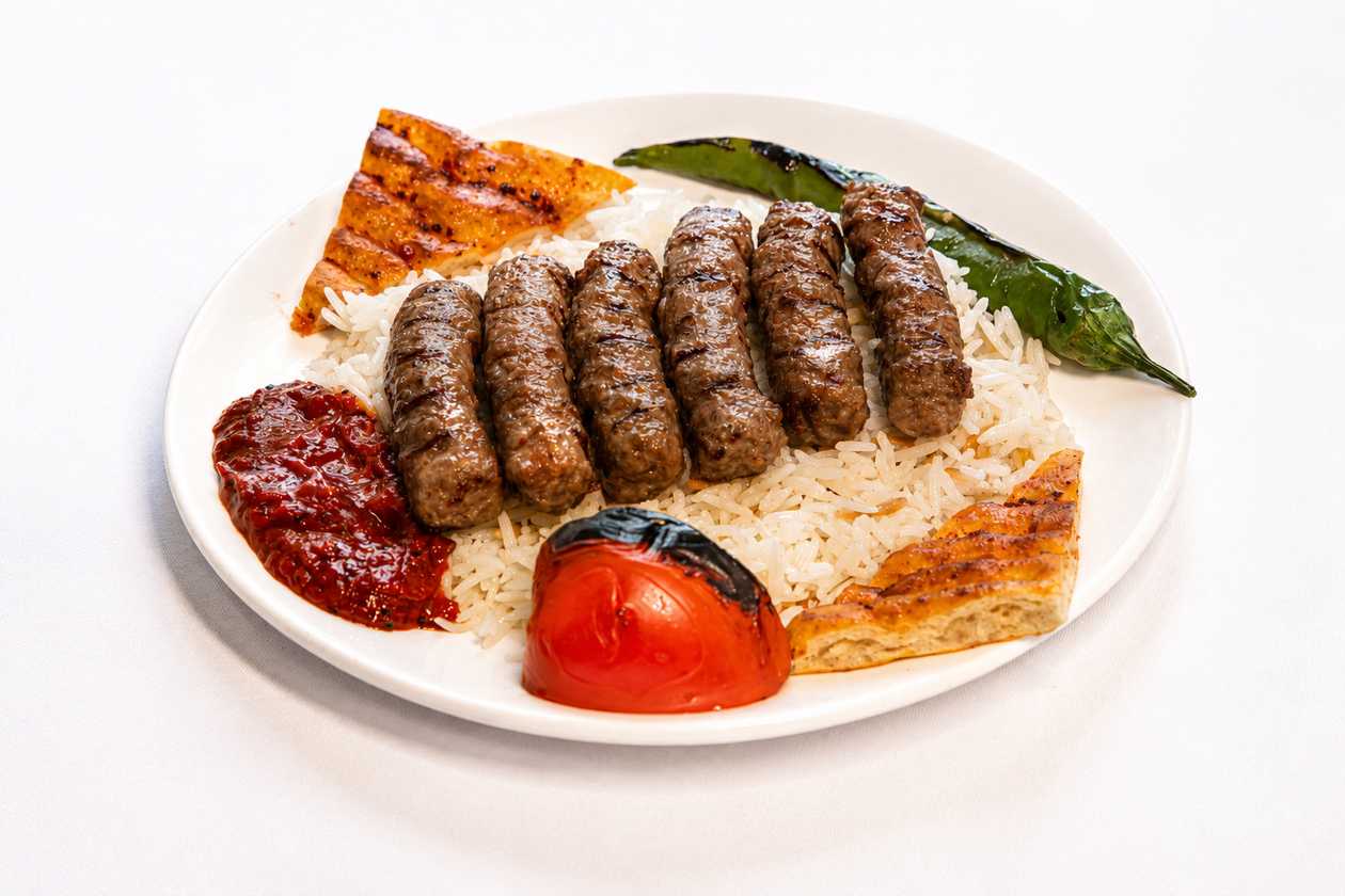 Plov üstü Tambura köftə