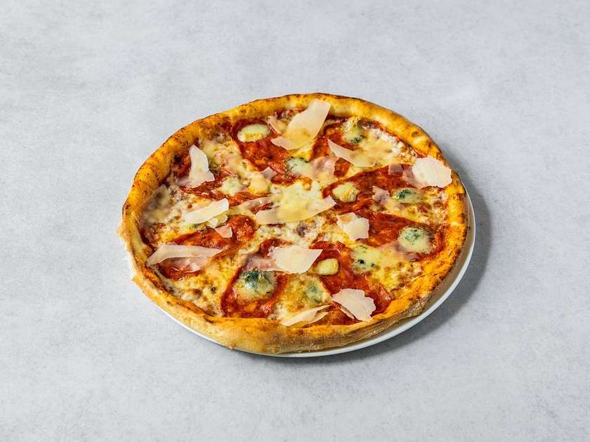 Pizza Formaggi e Salame Piccante